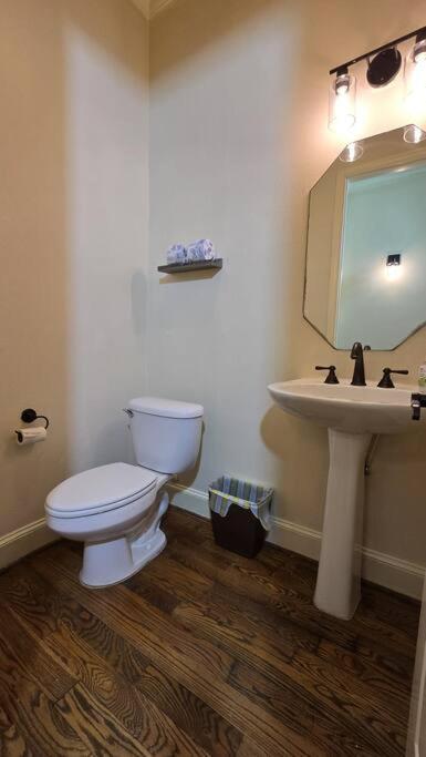 Modern Galleria Gem Private Jacuzzi 3 Br Houston Exterior photo