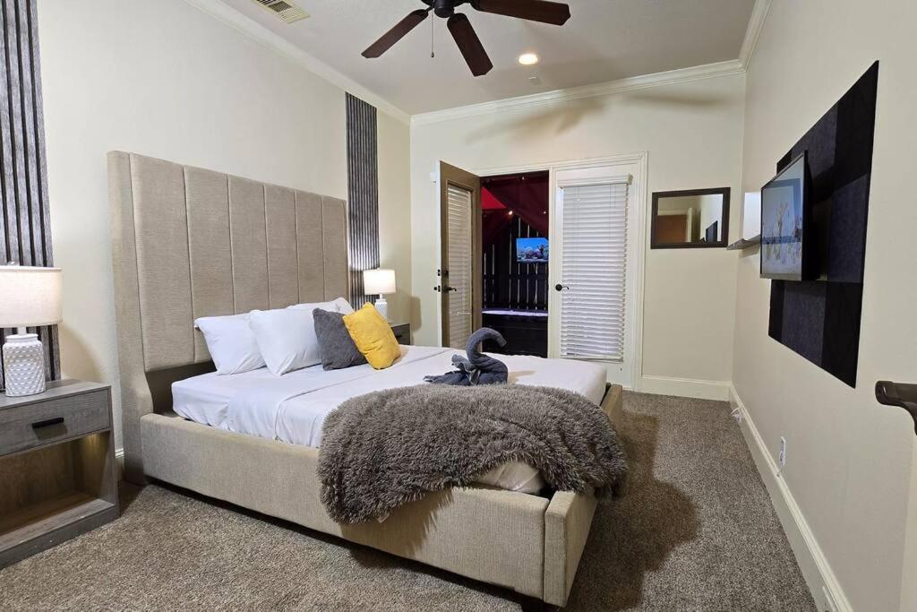 Modern Galleria Gem Private Jacuzzi 3 Br Houston Exterior photo